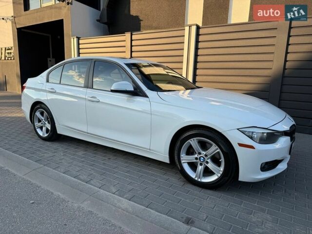 Белый БМВ 3 Серия, объемом двигателя 2 л и пробегом 237 тыс. км за 13800 $, фото 1 на Automoto.ua