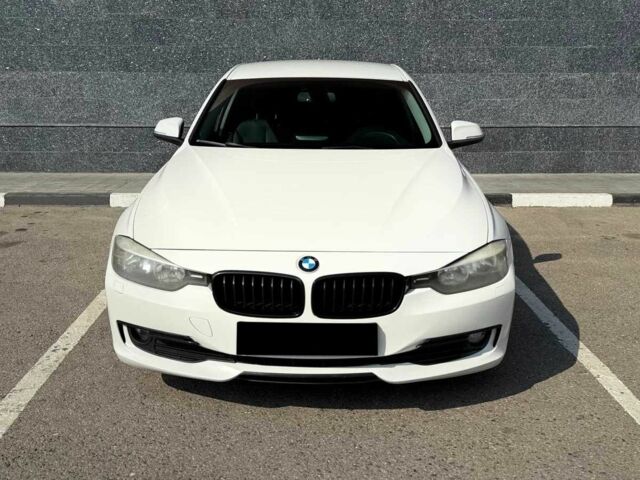 Белый БМВ 3 Серия, объемом двигателя 2 л и пробегом 149 тыс. км за 12500 $, фото 1 на Automoto.ua