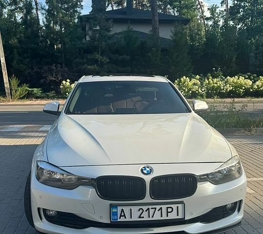 Белый БМВ 3 Серия, объемом двигателя 2 л и пробегом 153 тыс. км за 12500 $, фото 1 на Automoto.ua