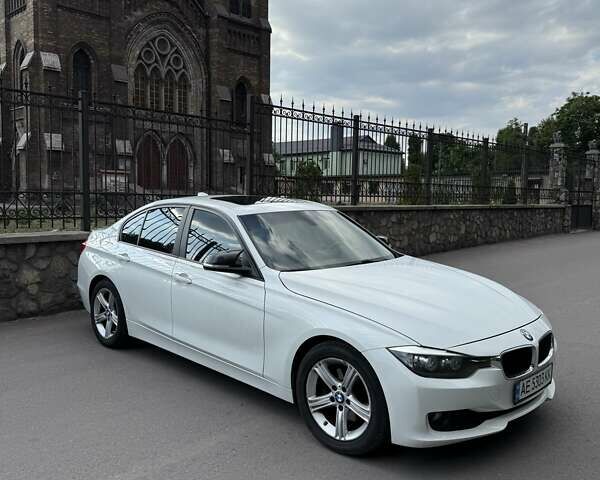 Белый БМВ 3 Серия, объемом двигателя 2 л и пробегом 175 тыс. км за 12500 $, фото 1 на Automoto.ua