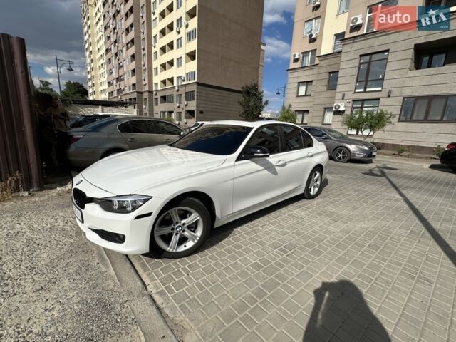Белый БМВ 3 Серия, объемом двигателя 2 л и пробегом 184 тыс. км за 12800 $, фото 1 на Automoto.ua