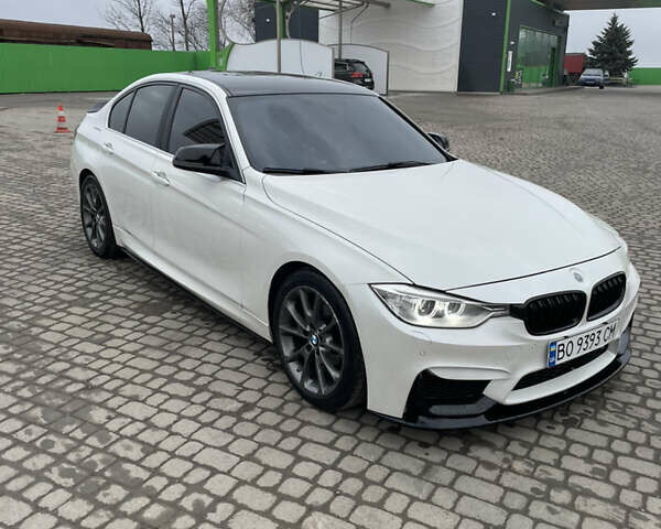 Білий БМВ 3 Серія, об'ємом двигуна 2 л та пробігом 230 тис. км за 12500 $, фото 1 на Automoto.ua