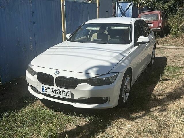 Белый БМВ 3 Серия, объемом двигателя 2 л и пробегом 210 тыс. км за 10730 $, фото 1 на Automoto.ua