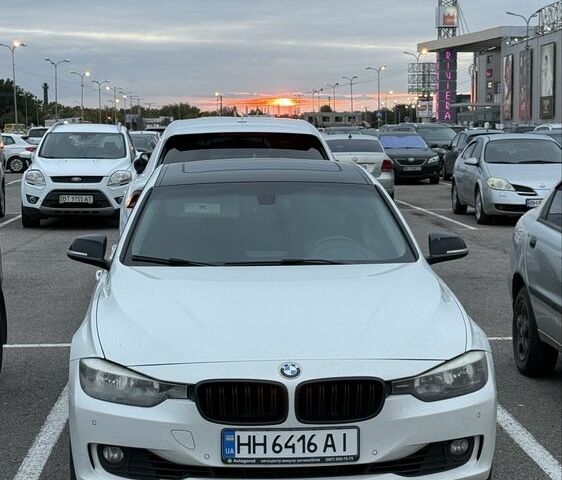 Белый БМВ 3 Серия, объемом двигателя 2 л и пробегом 217 тыс. км за 11000 $, фото 1 на Automoto.ua
