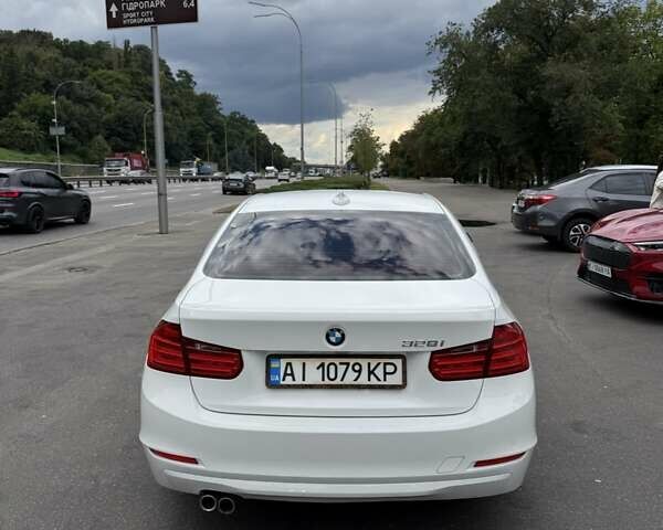 Белый БМВ 3 Серия, объемом двигателя 2 л и пробегом 171 тыс. км за 13000 $, фото 1 на Automoto.ua