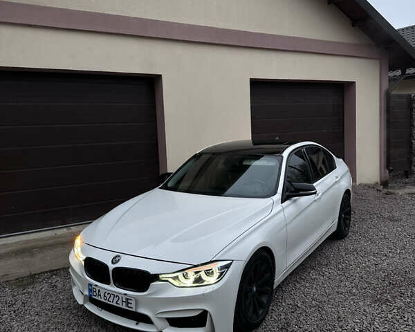 Білий БМВ 3 Серія, об'ємом двигуна 2 л та пробігом 176 тис. км за 13000 $, фото 1 на Automoto.ua