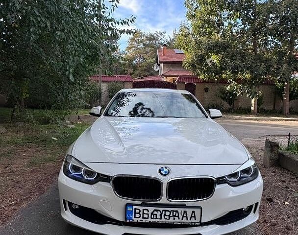 Белый БМВ 3 Серия, объемом двигателя 2 л и пробегом 123 тыс. км за 14200 $, фото 1 на Automoto.ua