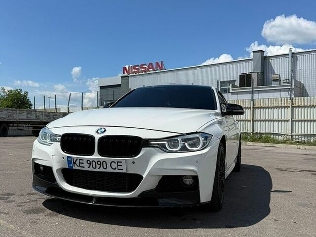 Белый БМВ 3 Серия, объемом двигателя 2.98 л и пробегом 150 тыс. км за 21000 $, фото 1 на Automoto.ua