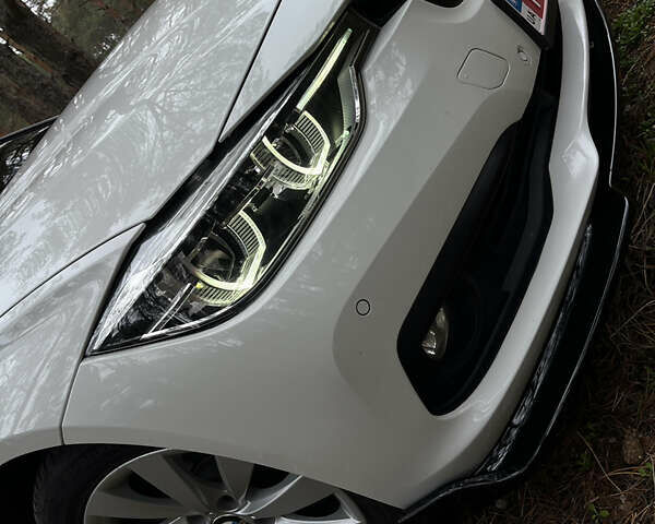 Белый БМВ 3 Серия, объемом двигателя 2 л и пробегом 85 тыс. км за 19500 $, фото 1 на Automoto.ua