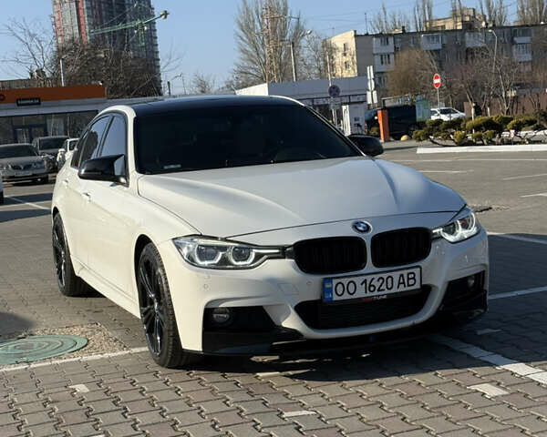 Белый БМВ 3 Серия, объемом двигателя 2 л и пробегом 151 тыс. км за 16000 $, фото 1 на Automoto.ua