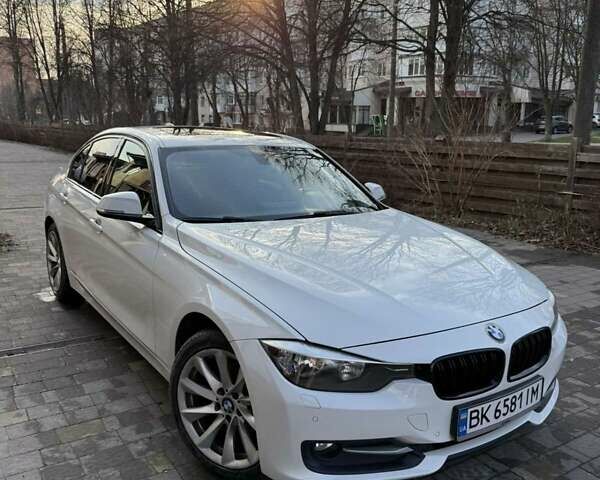 Белый БМВ 3 Серия, объемом двигателя 2 л и пробегом 187 тыс. км за 13000 $, фото 1 на Automoto.ua