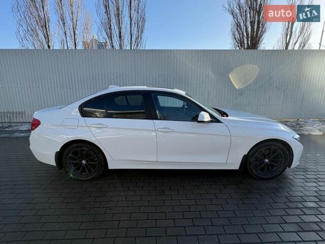 Белый БМВ 3 Серия, объемом двигателя 2 л и пробегом 150 тыс. км за 16000 $, фото 1 на Automoto.ua