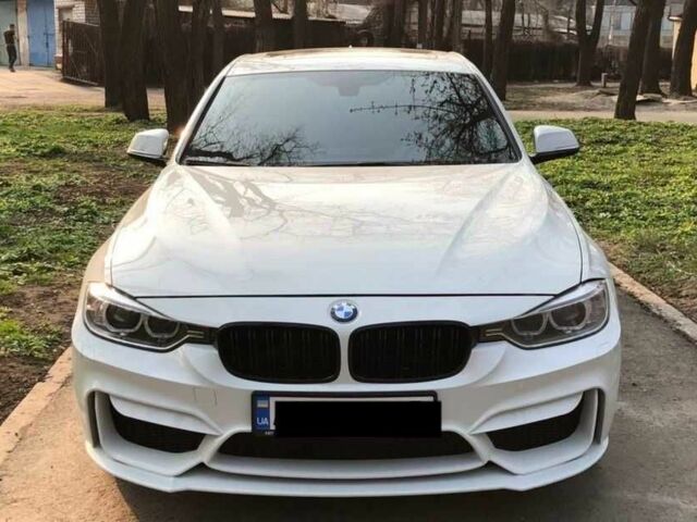 Белый БМВ 3 Серия, объемом двигателя 2 л и пробегом 104 тыс. км за 10500 $, фото 1 на Automoto.ua