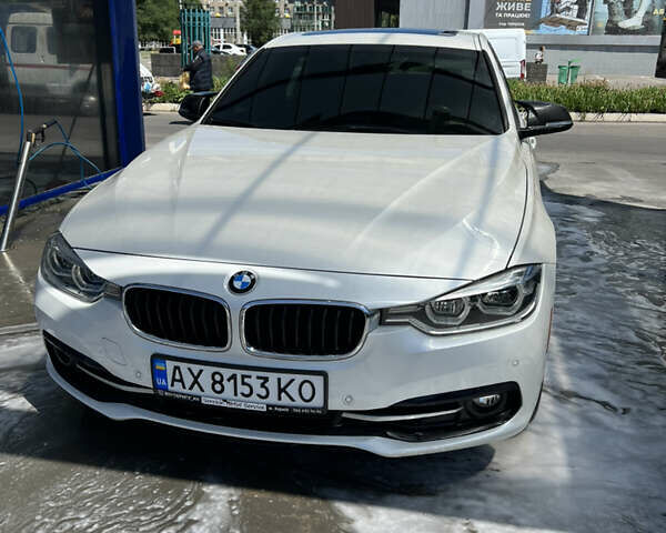 Белый БМВ 3 Серия, объемом двигателя 2 л и пробегом 233 тыс. км за 15000 $, фото 1 на Automoto.ua