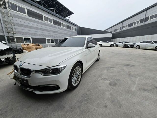 Білий БМВ 3 Серія, об'ємом двигуна 2 л та пробігом 72 тис. км за 12900 $, фото 1 на Automoto.ua