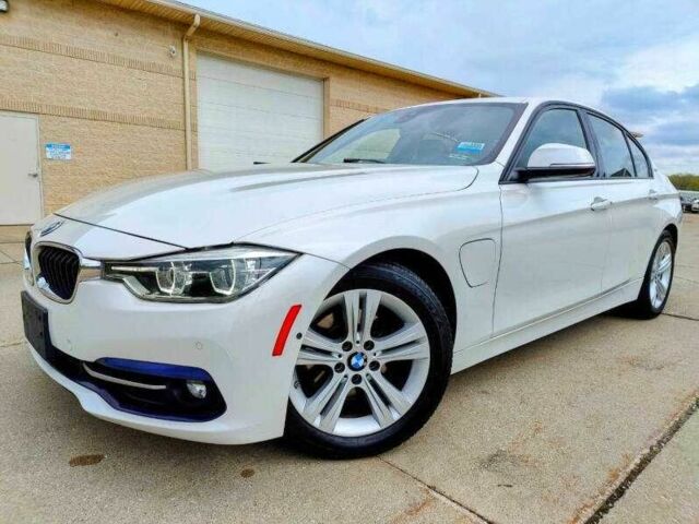 Білий БМВ 3 Серія, об'ємом двигуна 2 л та пробігом 55 тис. км за 3800 $, фото 1 на Automoto.ua