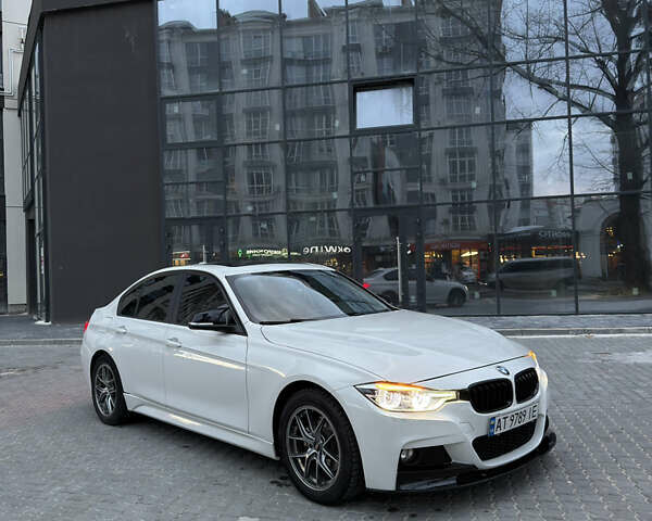 Белый БМВ 3 Серия, объемом двигателя 2 л и пробегом 135 тыс. км за 12800 $, фото 1 на Automoto.ua