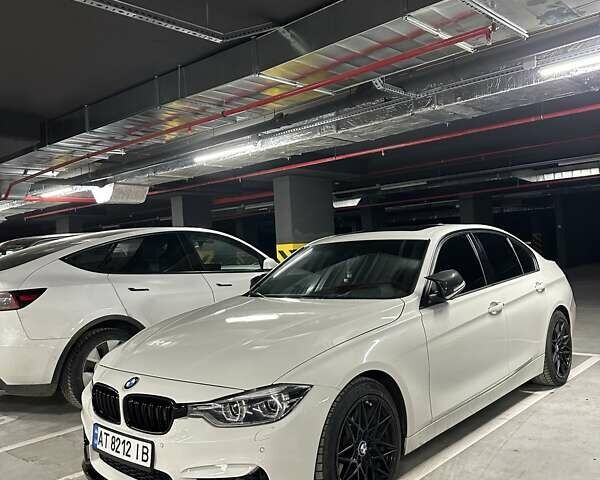 Белый БМВ 3 Серия, объемом двигателя 2 л и пробегом 268 тыс. км за 17500 $, фото 1 на Automoto.ua