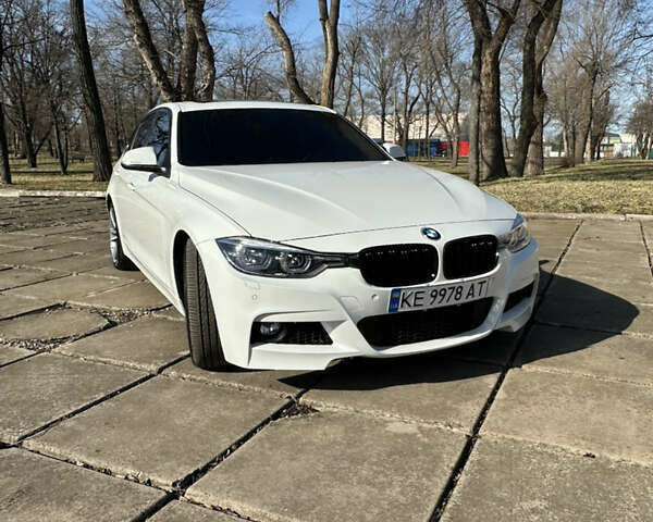 Белый БМВ 3 Серия, объемом двигателя 2 л и пробегом 137 тыс. км за 15400 $, фото 1 на Automoto.ua