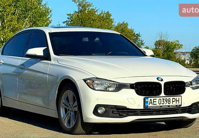 Белый БМВ 3 Серия, объемом двигателя 2 л и пробегом 135 тыс. км за 14000 $, фото 1 на Automoto.ua
