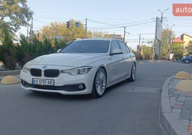 Белый БМВ 3 Серия, объемом двигателя 2 л и пробегом 121 тыс. км за 17900 $, фото 1 на Automoto.ua