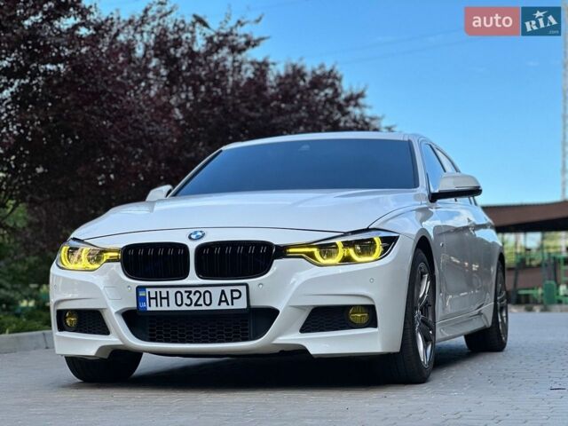 Белый БМВ 3 Серия, объемом двигателя 2 л и пробегом 172 тыс. км за 18800 $, фото 1 на Automoto.ua