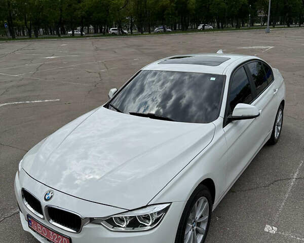 Белый БМВ 3 Серия, объемом двигателя 2 л и пробегом 163 тыс. км за 19500 $, фото 1 на Automoto.ua