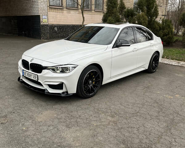 Белый БМВ 3 Серия, объемом двигателя 2 л и пробегом 104 тыс. км за 17900 $, фото 1 на Automoto.ua