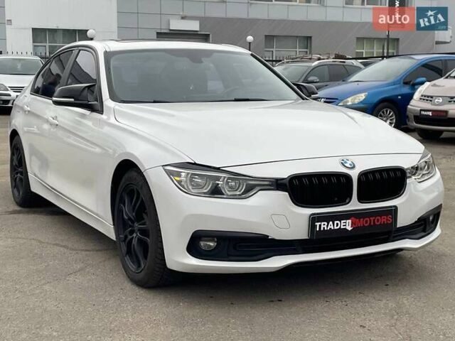 Белый БМВ 3 Серия, объемом двигателя 2 л и пробегом 136 тыс. км за 14490 $, фото 1 на Automoto.ua