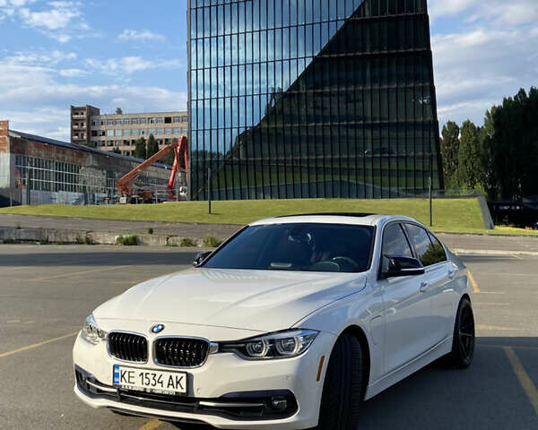 Белый БМВ 3 Серия, объемом двигателя 2 л и пробегом 116 тыс. км за 19000 $, фото 1 на Automoto.ua