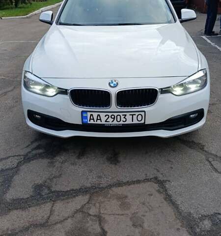 Белый БМВ 3 Серия, объемом двигателя 1.5 л и пробегом 155 тыс. км за 12600 $, фото 1 на Automoto.ua