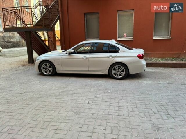 Білий БМВ 3 Серія, об'ємом двигуна 2 л та пробігом 89 тис. км за 19200 $, фото 1 на Automoto.ua