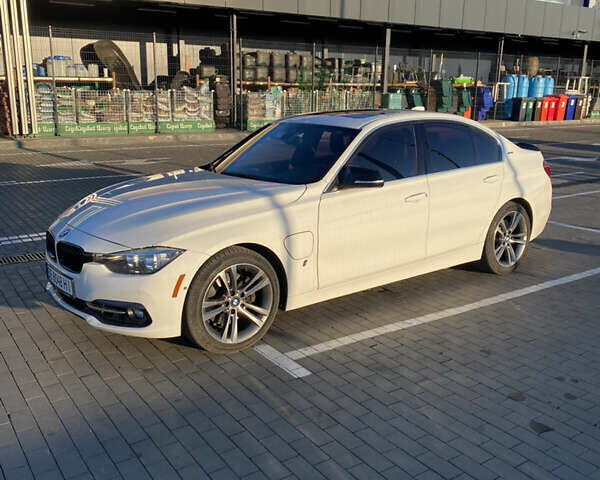 Белый БМВ 3 Серия, объемом двигателя 2 л и пробегом 233 тыс. км за 16500 $, фото 1 на Automoto.ua