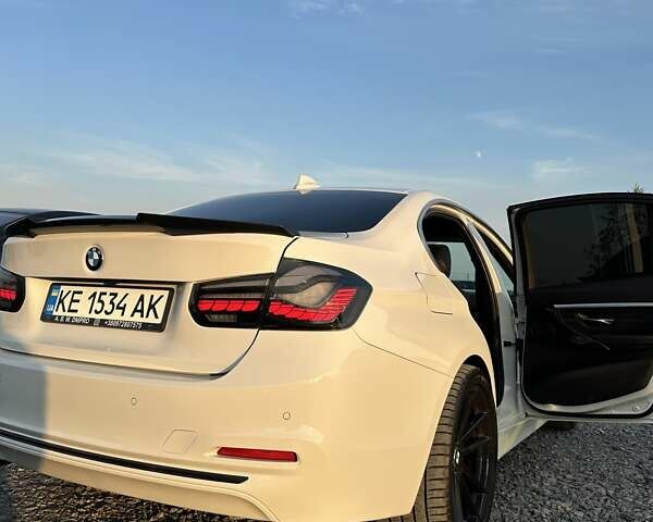 Белый БМВ 3 Серия, объемом двигателя 2 л и пробегом 106 тыс. км за 21900 $, фото 1 на Automoto.ua