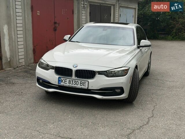 Белый БМВ 3 Серия, объемом двигателя 2 л и пробегом 137 тыс. км за 17500 $, фото 1 на Automoto.ua