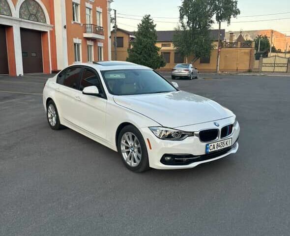 Белый БМВ 3 Серия, объемом двигателя 2 л и пробегом 159 тыс. км за 15000 $, фото 1 на Automoto.ua