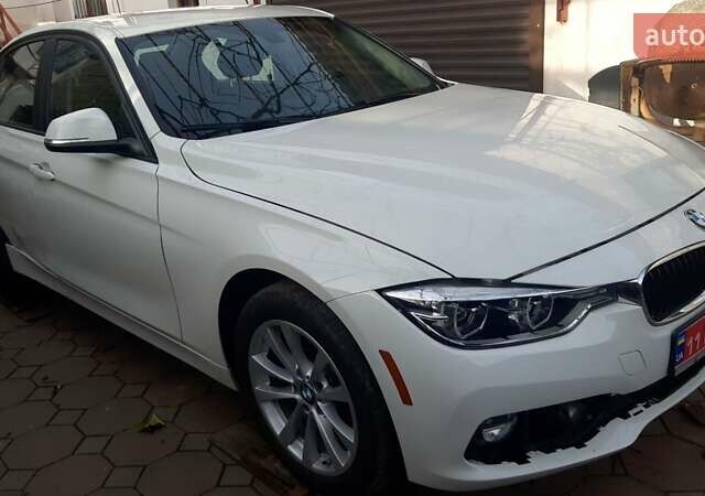 Белый БМВ 3 Серия, объемом двигателя 2 л и пробегом 149 тыс. км за 9999 $, фото 1 на Automoto.ua