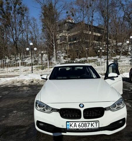Белый БМВ 3 Серия, объемом двигателя 2 л и пробегом 81 тыс. км за 19400 $, фото 1 на Automoto.ua