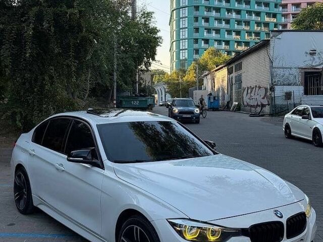 Белый БМВ 3 Серия, объемом двигателя 2 л и пробегом 138 тыс. км за 18750 $, фото 1 на Automoto.ua
