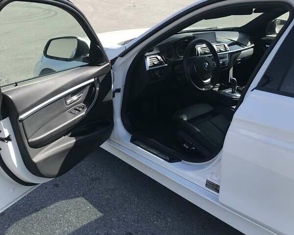 Белый БМВ 3 Серия, объемом двигателя 2 л и пробегом 131 тыс. км за 19200 $, фото 1 на Automoto.ua