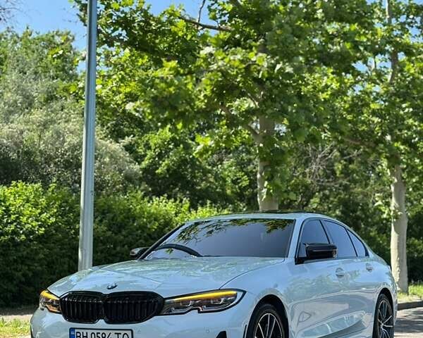 Белый БМВ 3 Серия, объемом двигателя 2 л и пробегом 107 тыс. км за 25900 $, фото 1 на Automoto.ua