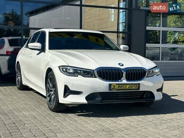 Белый БМВ 3 Серия, объемом двигателя 2 л и пробегом 98 тыс. км за 31200 $, фото 1 на Automoto.ua