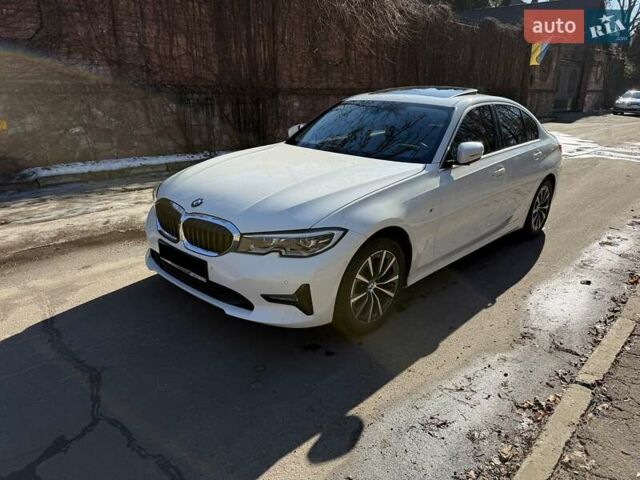 Белый БМВ 3 Серия, объемом двигателя 2 л и пробегом 218 тыс. км за 31000 $, фото 1 на Automoto.ua