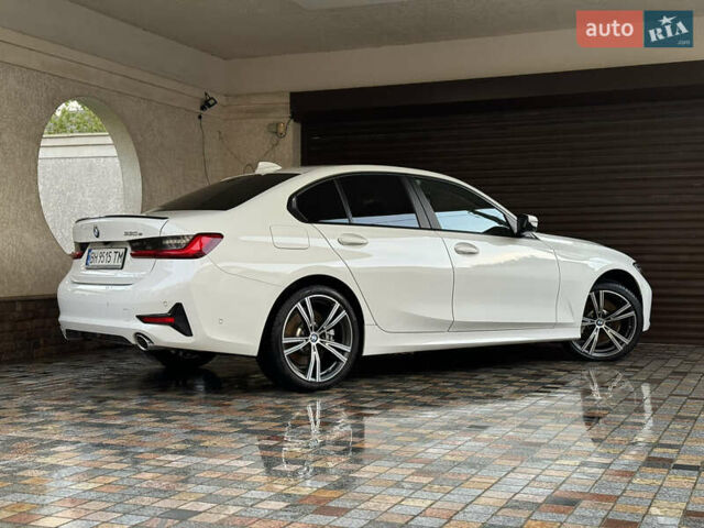 Білий БМВ 3 Серія, об'ємом двигуна 2 л та пробігом 55 тис. км за 41000 $, фото 1 на Automoto.ua