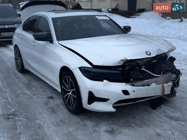 Белый БМВ 3 Серия, объемом двигателя 2 л и пробегом 65 тыс. км за 17100 $, фото 1 на Automoto.ua