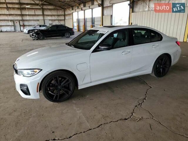 Белый БМВ 3 Серия, объемом двигателя 2 л и пробегом 69 тыс. км за 9000 $, фото 1 на Automoto.ua
