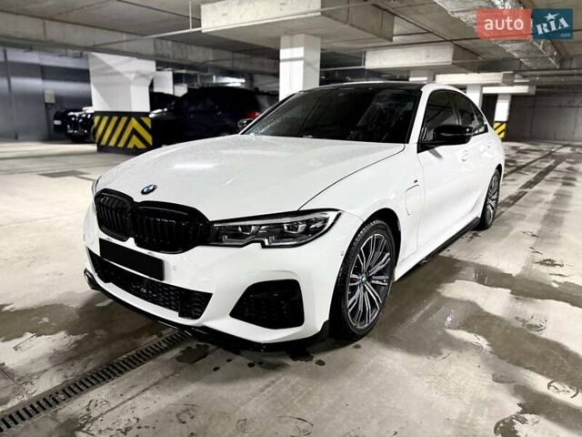 Белый БМВ 3 Серия, объемом двигателя 2 л и пробегом 65 тыс. км за 34000 $, фото 1 на Automoto.ua