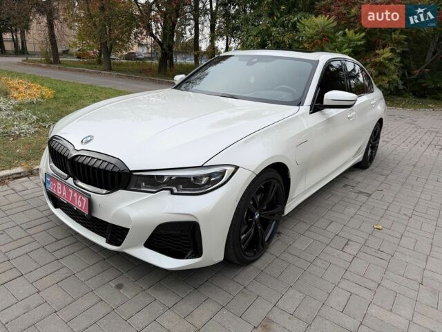 Белый БМВ 3 Серия, объемом двигателя 2 л и пробегом 59 тыс. км за 27500 $, фото 1 на Automoto.ua