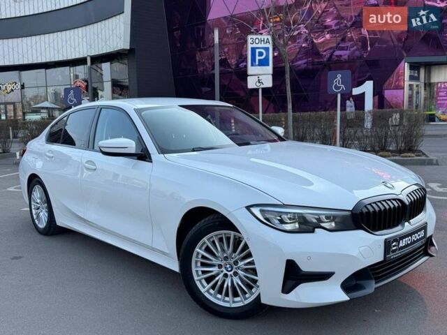 Белый БМВ 3 Серия, объемом двигателя 2 л и пробегом 93 тыс. км за 28990 $, фото 1 на Automoto.ua