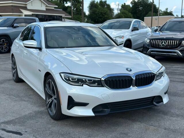 Белый БМВ 3 Серия, объемом двигателя 2 л и пробегом 30 тыс. км за 13500 $, фото 1 на Automoto.ua